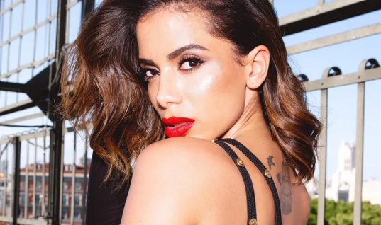 Anitta está de malas prontas para morar em Miami: divulgação do disco “Girl From Rio” vai começar
