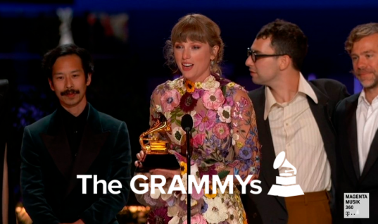 A indústria da música: Taylor Swift torna-se a única mulher na história do Grammy a ganhar três vezes o “Álbum do Ano”