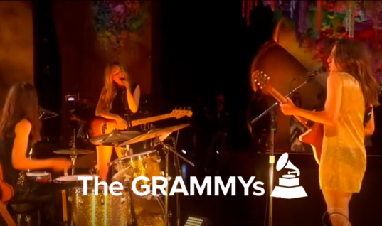 HAIM se apresenta pela primeira vez no Grammy, com “The Steps”; assista