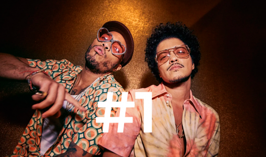 Invadindo o topo da Hot 100, Bruno Mars e Anderson Paak emplacam “Leave The Door Open”