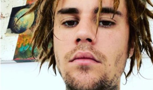 Justin Bieber é acusado de apropriação cultural após uso de dreadlocks