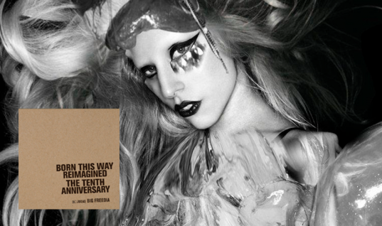 SOCORRO! Lady Gaga anuncia data de lançamento de edição comemorativa do “Born This Way”
