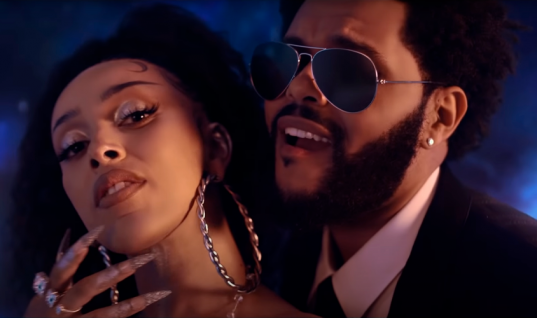 Doja Cat e The Weeknd esbanjam sensualidade no clipe de “You Right”; assista