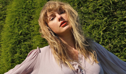 Com o “evermore”, Taylor Swift tem a maior escalada até o #1 da Billboard 200 desde 2008