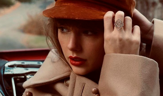 Incluindo a versão estendida de “All Too Well”, Taylor Swift anuncia a regravação do álbum “Red”