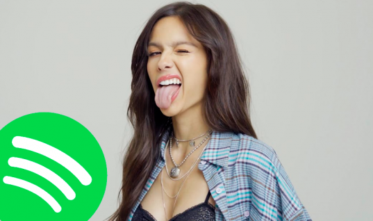 Olivia Rodrigo estende recorde no Spotify com “happier” e “favorite crime”