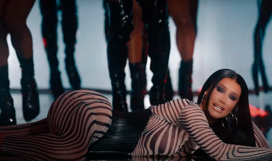 Iggy Azalea divulga seu novo single já com videoclipe, “I Am The Strip Club”;  assista