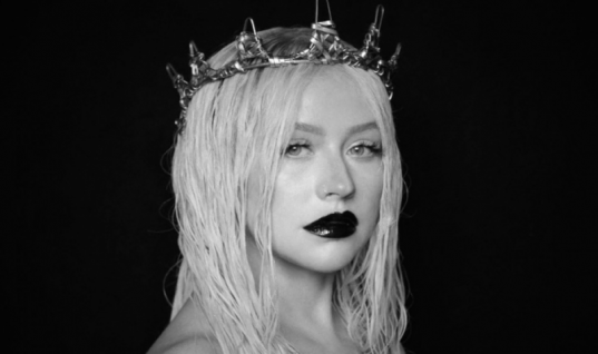 LENDA: Christina Aguilera ultrapassa 5 bilhões de reproduções no Spotify