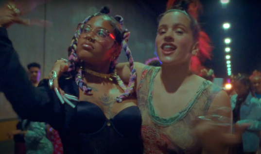 Tokischa e Rosalía estão belíssimas no videoclipe de “Linda”