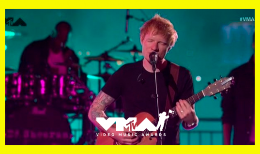 Ed Sheeran apresenta “Shivers”, seu mais novo single, no palco do VMA 2021; assista