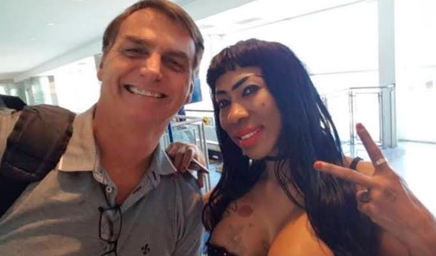 Inês Brasil revela ter se arrependido em tirar foto com Bolsonaro