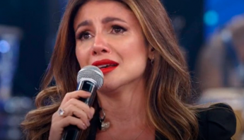 "A gente perdeu uma grande artista": Paula Fernandes canta "Infiel" e se emociona em homenagem à Marília Mendonça