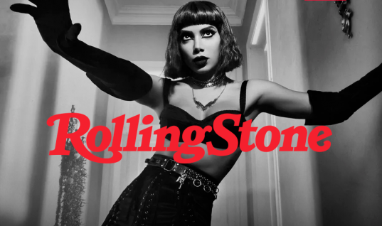 Rolling Stone aclama novo single de Anitta, “Boys Don’t Cry”: “Ela não está aqui para ser simpática com nenhum homem”