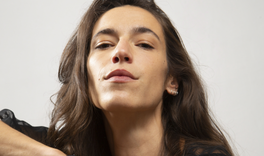 Conheça a artista francesa Leonor, e seu novo single, “Why”