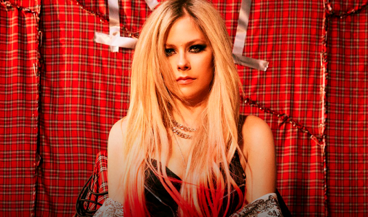 VEM AÍ! Avril Lavigne confirma relançamento comemorativo de 20 anos seu primeiro álbum, o “Let Go”