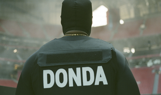 GENTE? Dispensando plataformas de streaming, Kanye West vai cobrar R$1000,00 para que internautas possam ouvir o “DONDA 2”