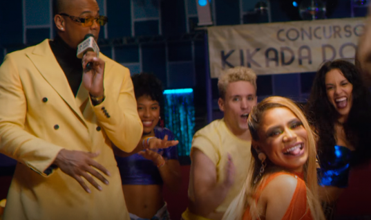 Lexa e Leo Santana estão convocando todo mundo para o concurso da “Kikada do Ano”; assista ao novo clipe da dupla