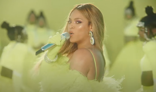 Beyoncé realiza performance surreal de “Be Alive”, no Oscars 2022