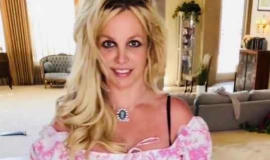 Britney Spears comunica que perdeu bebê: “Gentilmente pedimos privacidade durante este momento difícil”