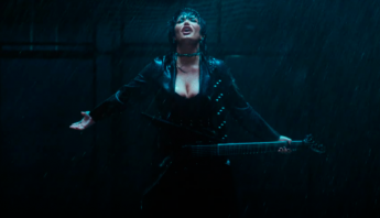 RENASCEU DAS CINZAS! Demi Lovato entrega super produção para clipe de "Skin Of My Teeth"; assista
