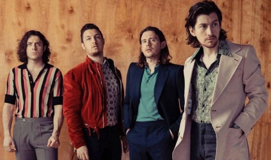 Arctic Monkeys anuncia novo álbum para 2022, saiba mais