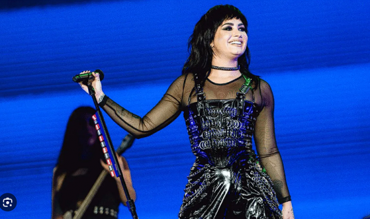 ROCK IN RIO 2022: Demi Lovato mergulha Rio de Janeiro no rock com show da “HOLY FVCK TOUR”; veja vídeos