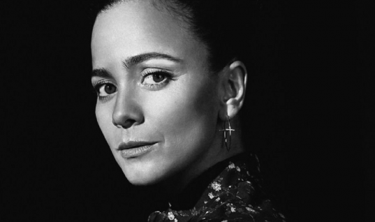 Alice Braga se junta ao elenco de ‘Dark Matter’, série do Apple TV+, saiba detalhes