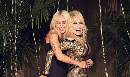 Miley Cyrus anuncia especial de Ano-Novo ao lado de Dolly Parton, saiba detalhes
