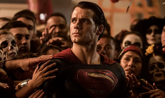 James Gunn e Peter Safran dispensam Henry Cavill e o ator não retornará ao papel de Super-Homem, entenda