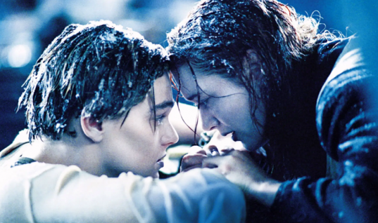 James Cameron promoveu um estudo científico para provar que não havia espaço para Jack naquela porta em ‘Titanic’, entenda