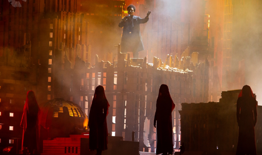 The Weeknd divulga o trailer de seu especial da HBO, ‘Live at SoFi Stadium’, confira