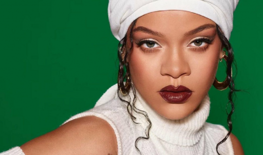 Dubladora: Rihanna é anunciada no elenco da nova adaptação de ‘Os Smurfs’, saiba detalhes