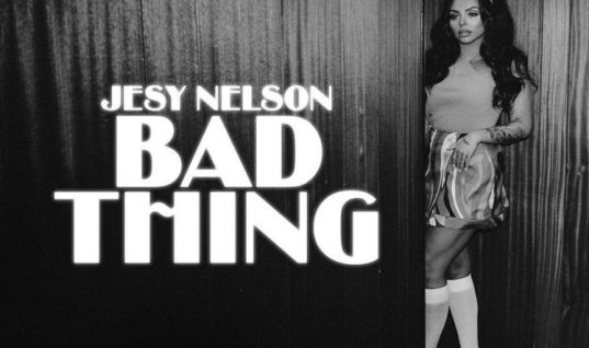 ELA VOLTOU! Após um ano longe do cenário, Jesy Nelson lança “Bad Thing”