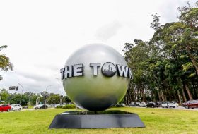 Imersão no The Town chega oficialmente em São Paulo e esfera gigante é instalada no Parque Ibirapuera