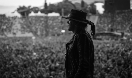 Guns N’ Roses rebate críticas negativas após apresentação no Festival Glastonbury, entenda