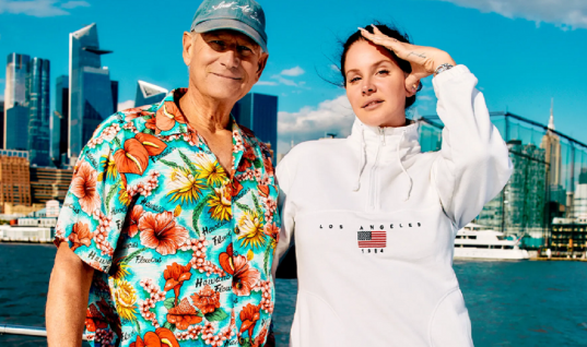 Lana Del Rey se junta ao pai, Rob Grant, em duas colaborações para seu álbum de estreia, ‘Lost At Sea’, saiba mais