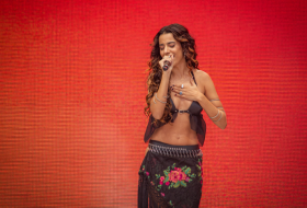 Marina Sena canta Gal e relembra grandes sucessos da voz brasileira no The Town 2023
