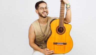 Nathan Carvalho encerra os lançamentos do ano com versão acústica de “Vida Leve”