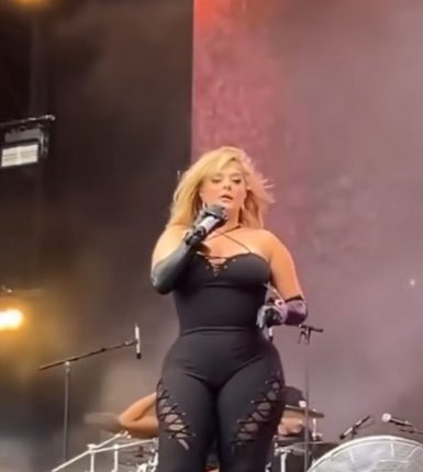 Bebe Rexha expulsa homem que jogou item em sua direção durante show