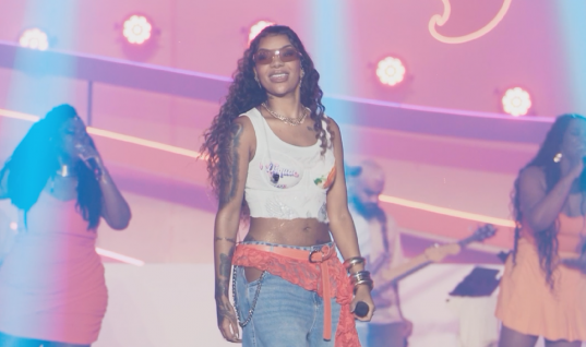 Ludmilla estreia turnê do “Numanice #3” com show para mais de 30 MIL pessoas em Salvador