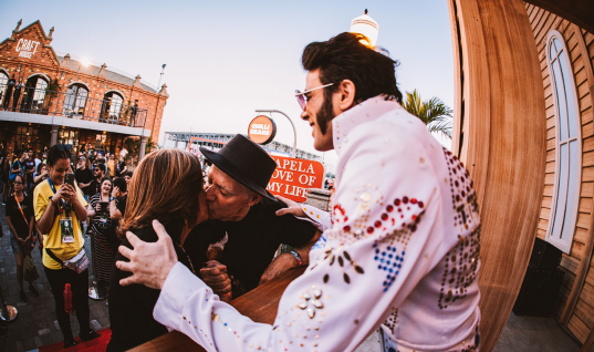 Chilli Beans cria ativações para os fãs celebrarem o amor no Rock In Rio 2024